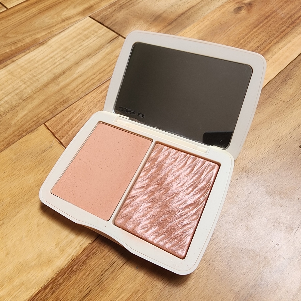 Cover FX blush duo in Soft Peach
